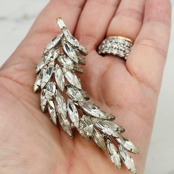 Vintage Regency Jewels Brooch Pin Signed Clear Facet Navette Rhinestone 50s 60s - Picture 3 of 10